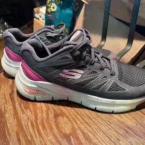 Skechers Women's Arch Fit Sneakers - Black and Pink